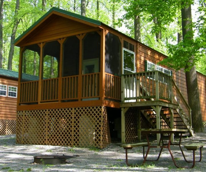 Ranger Smith Lakefront Bunk Cabins